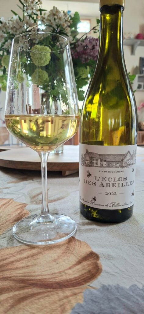 Cooking class Burgundy price A bottle of white wine, with a glass. Cooking class Burgundy Price